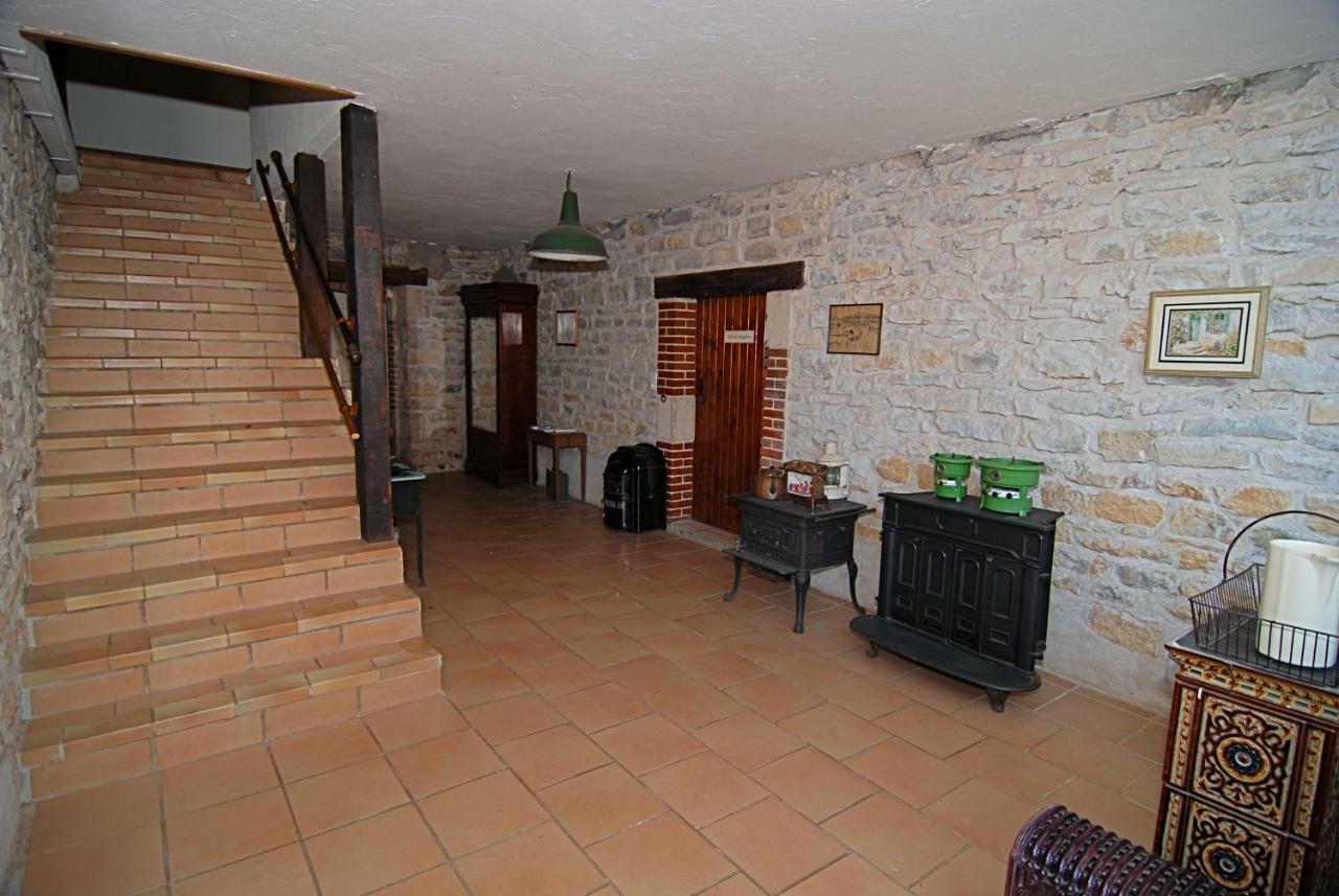 布尔格区域酒店 Gannay-sur-Loire 外观 照片